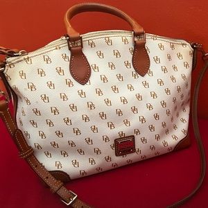 DOONEY & BOURKE WHITE / TAN LEATHER MONOGRAM HANDBAG